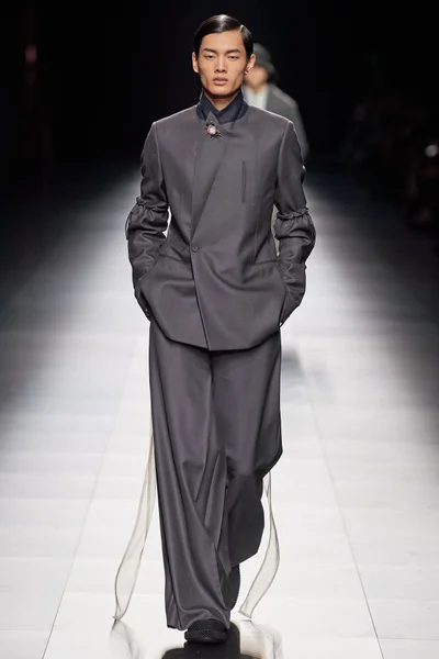 Look 33